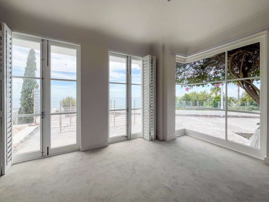 2 Bedroom Property for Sale in Fresnaye Western Cape